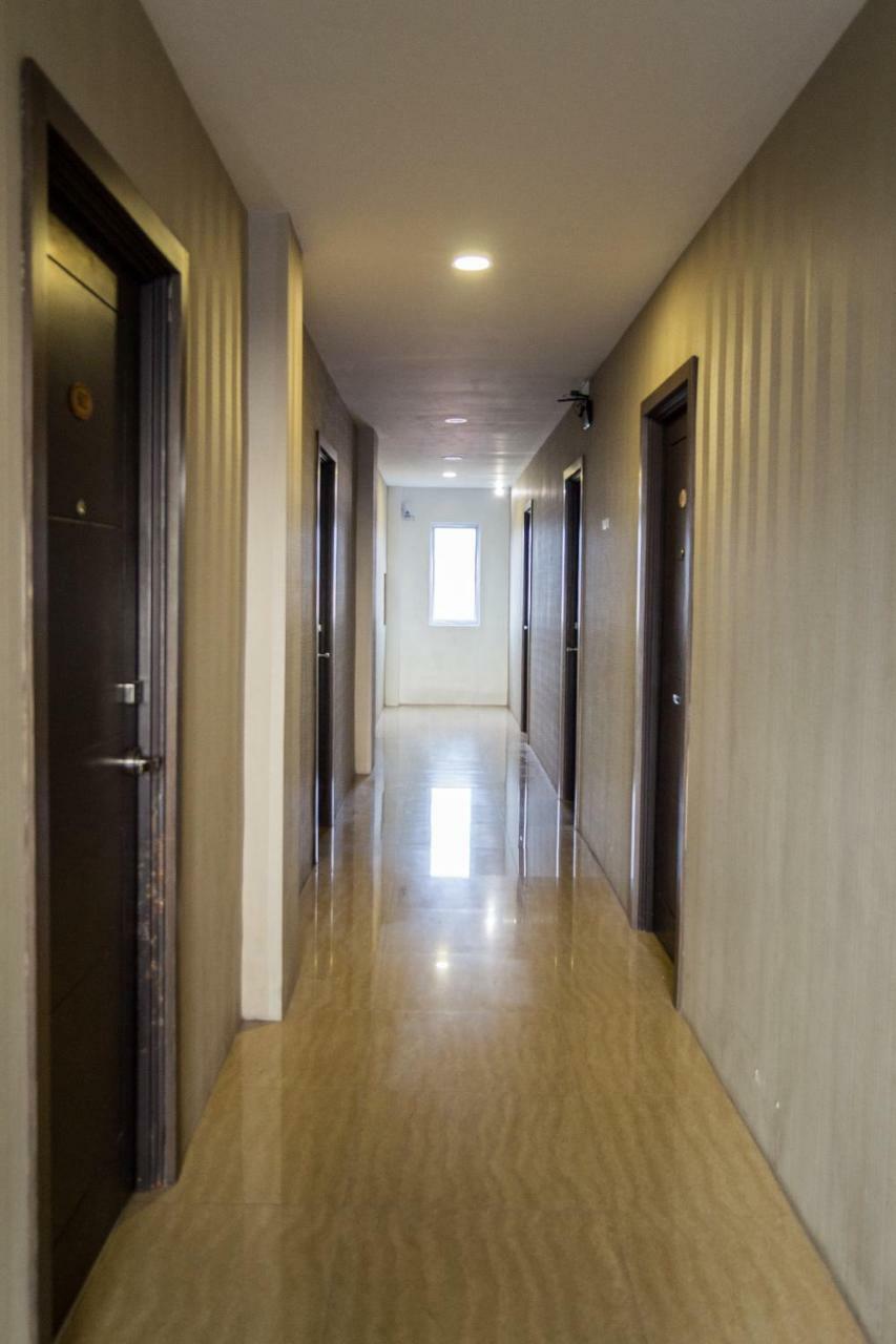 Oyo 676 Hotel Osaka Batam Eksteriør billede